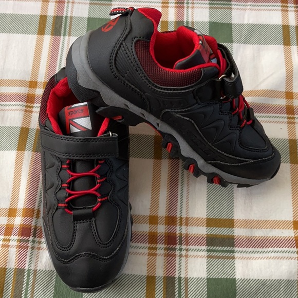 Women’s shoes, black/ red color, size 37 UK~5.5US, brand new never worn - Picture 2 of 6